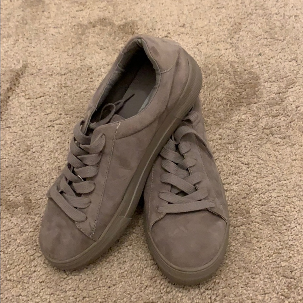 Suede grey Steve Madden sneakers!